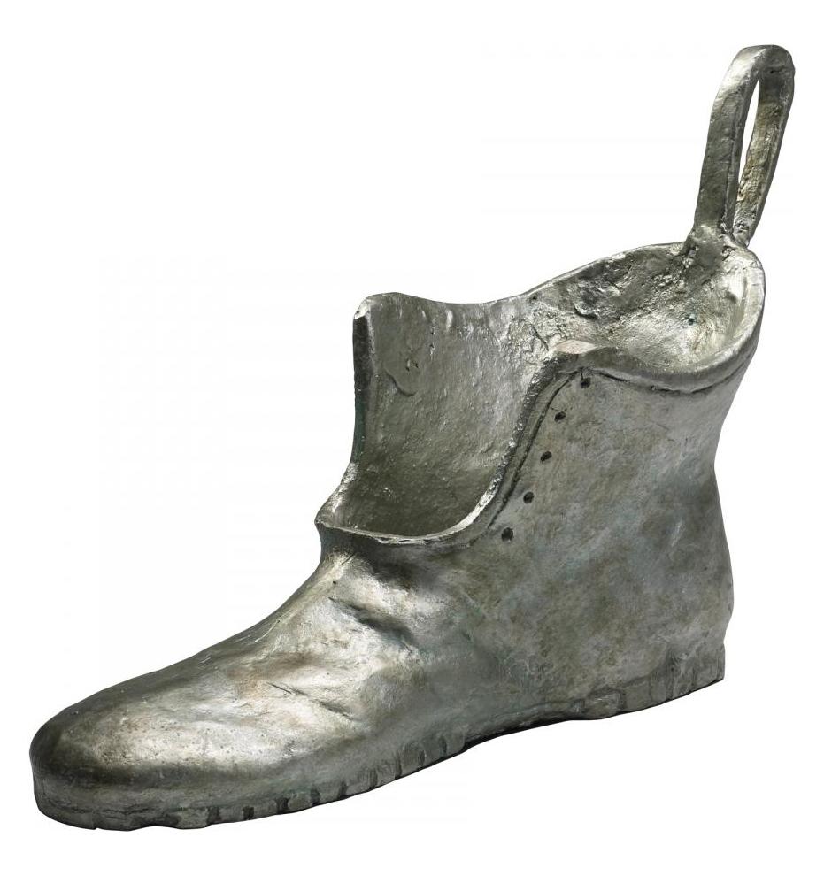 Pewter 7.5in. Shoe by Cyan Designs