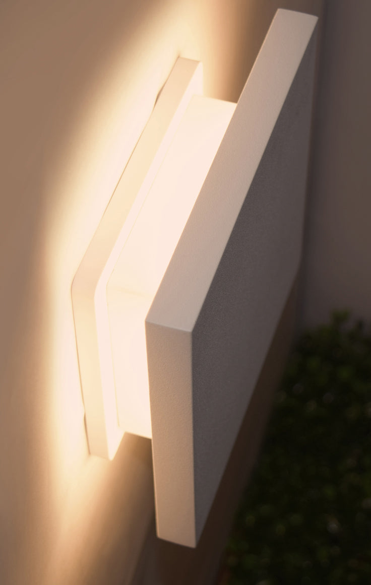 Outdoor Wall Sconce (Min-12)