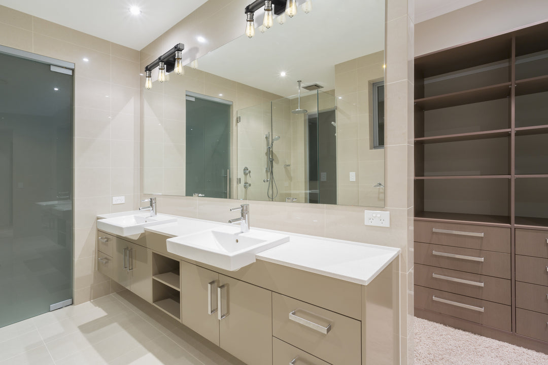 3 Light Vanity
