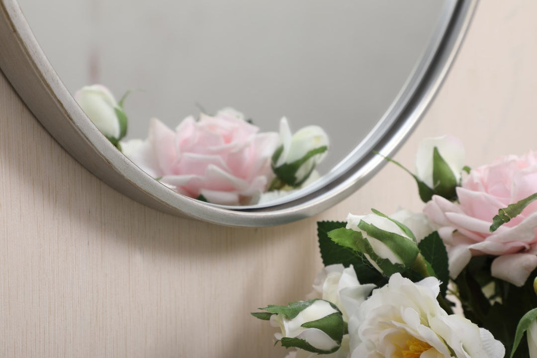 Metal Frame Round Mirror 21 Inch In Silver