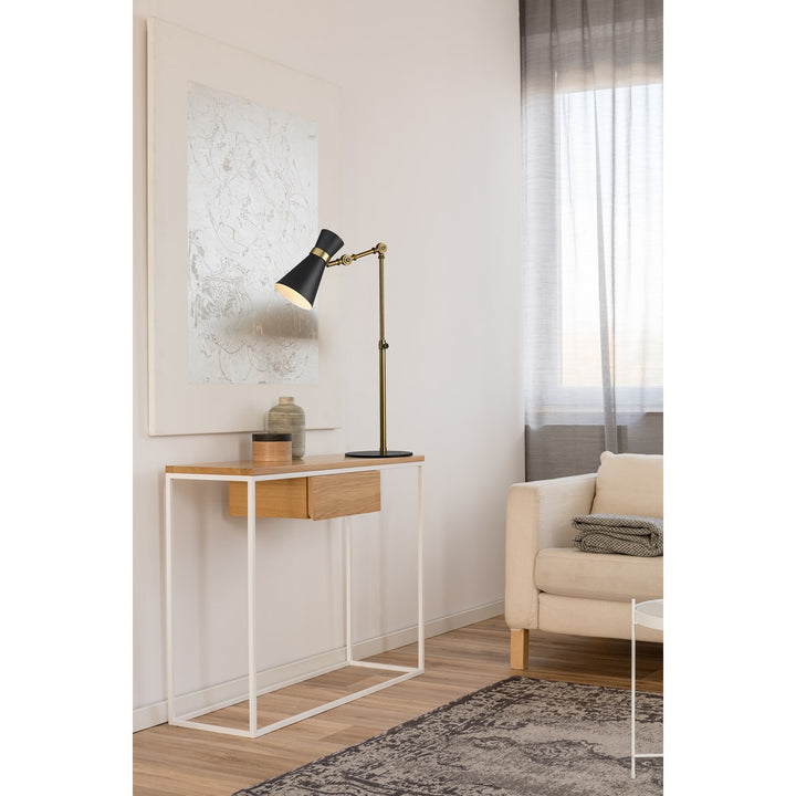 1 Light Table Lamp