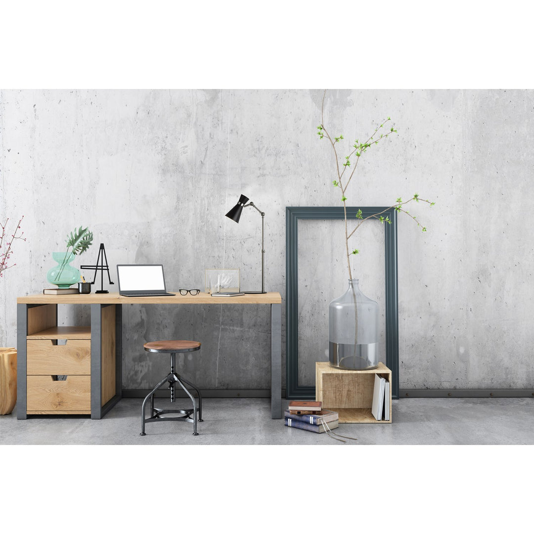 1 Light Table Lamp