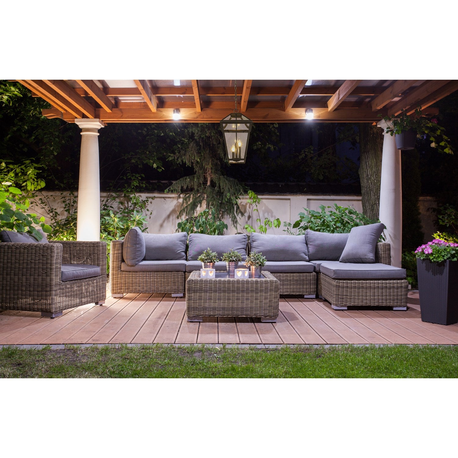 3 Light Outdoor Chain Mount Ceiling Fixture