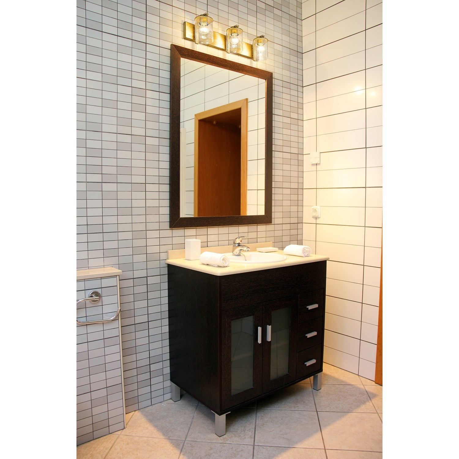 3 Light Vanity