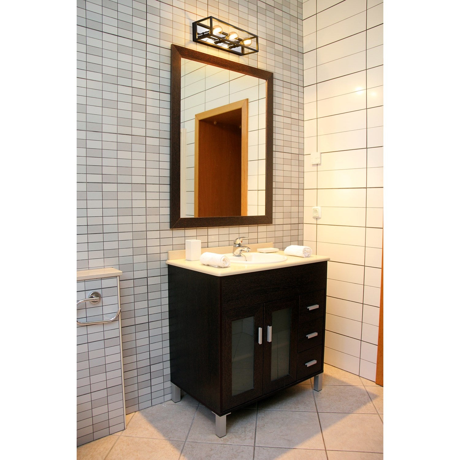3 Light Vanity