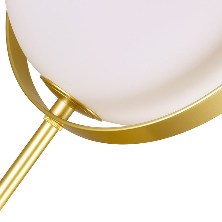 1 Light Wall Light With Brass Finish