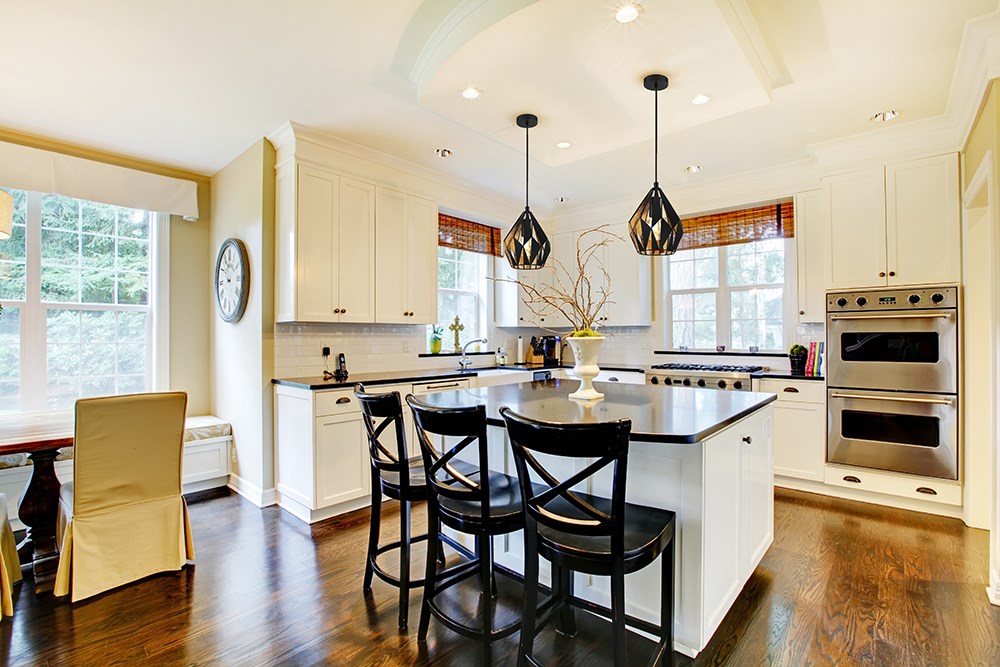 Pendant Matte Black And Gold Leaf Finish - E26 60W