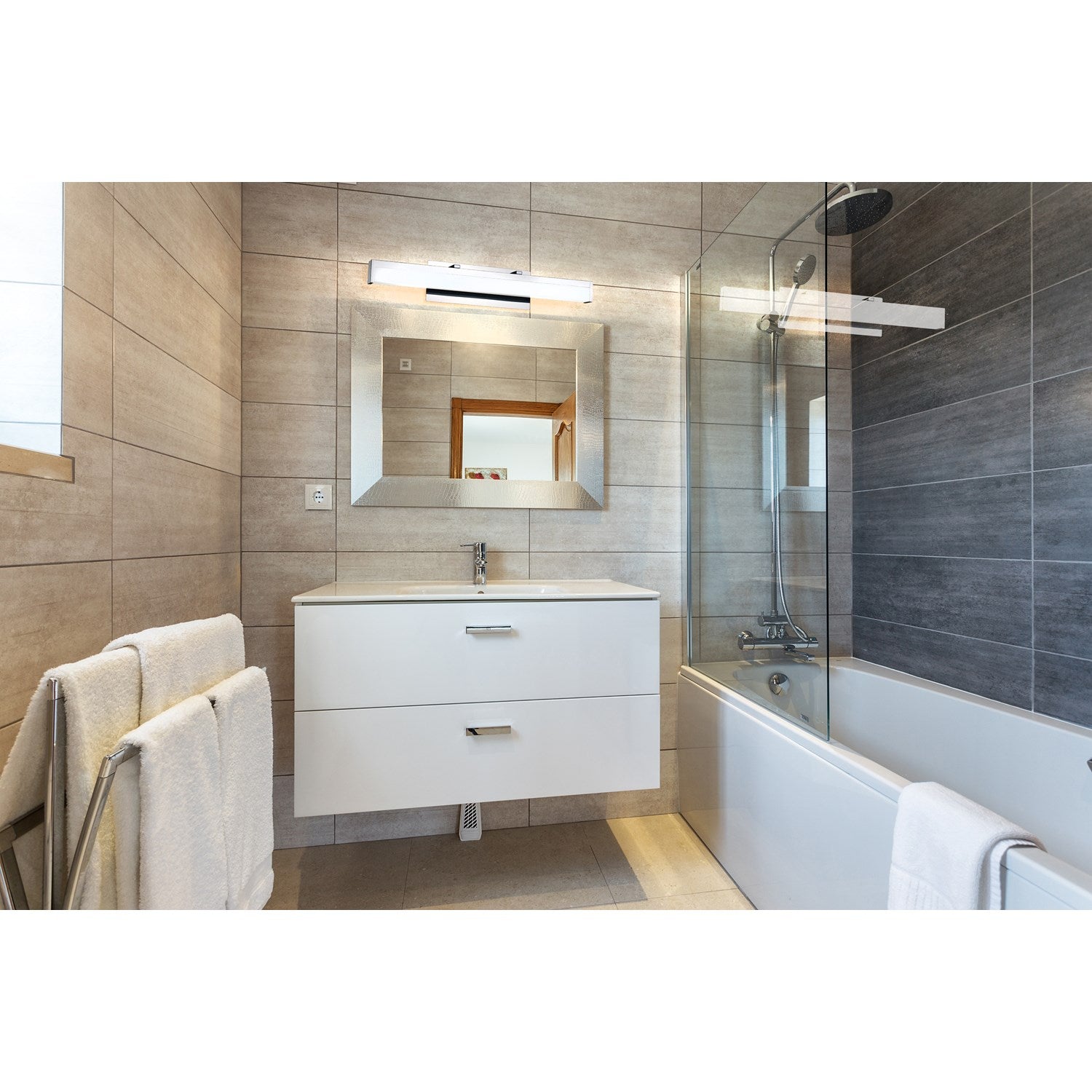 Chrome Bath.Vanity