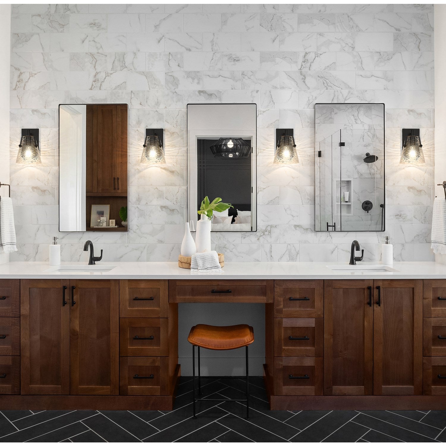 1 Light Wall Sconce