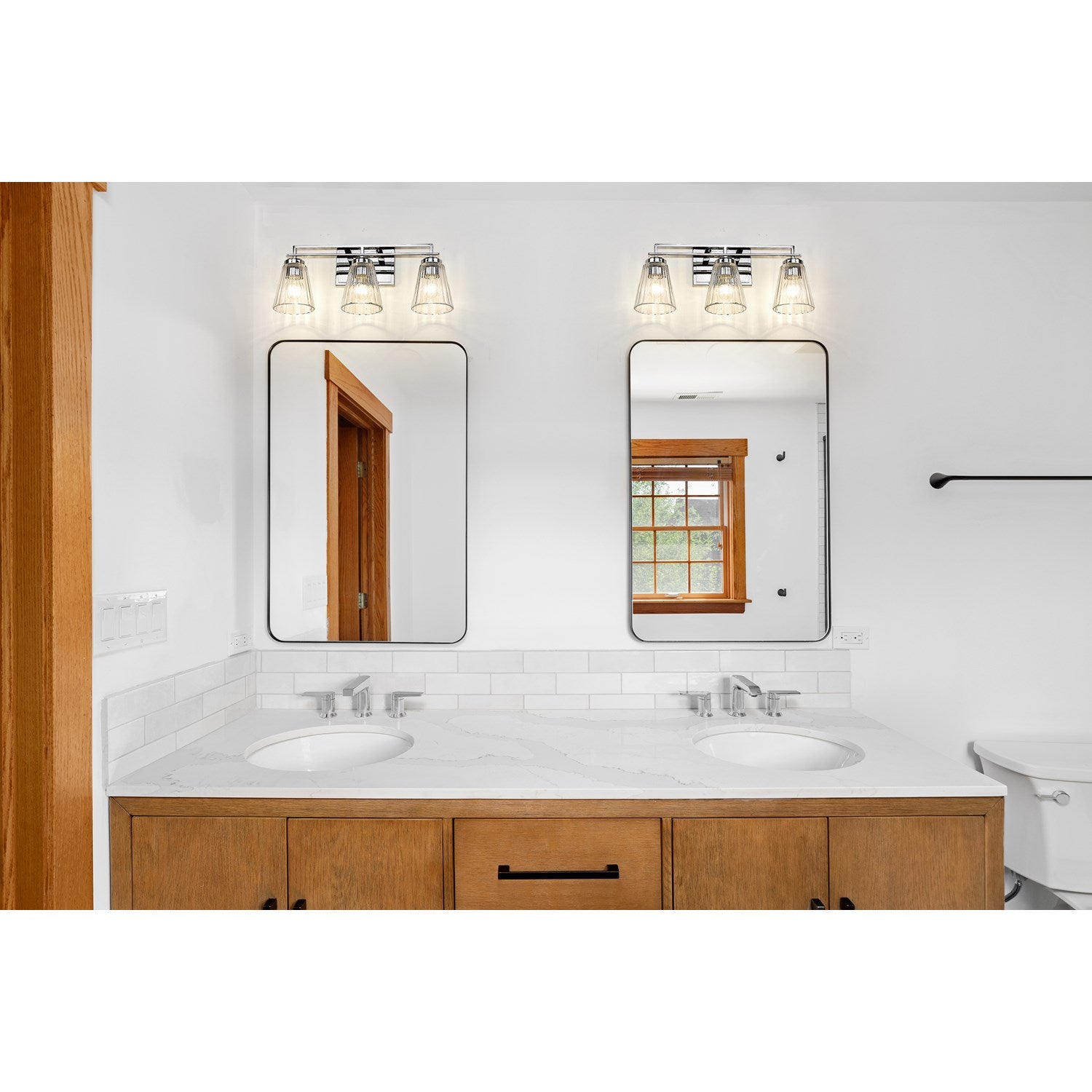 3 Light Vanity