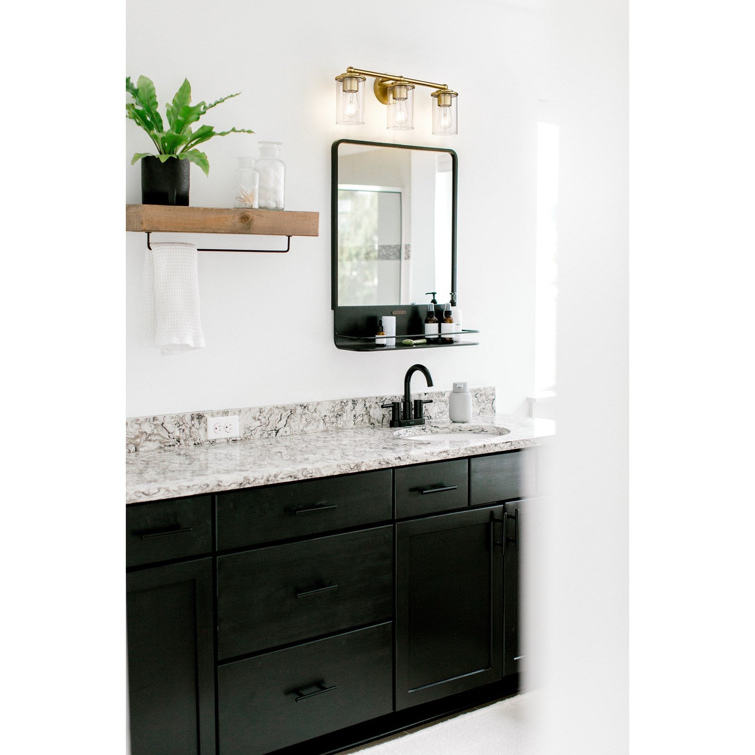3 Light Vanity