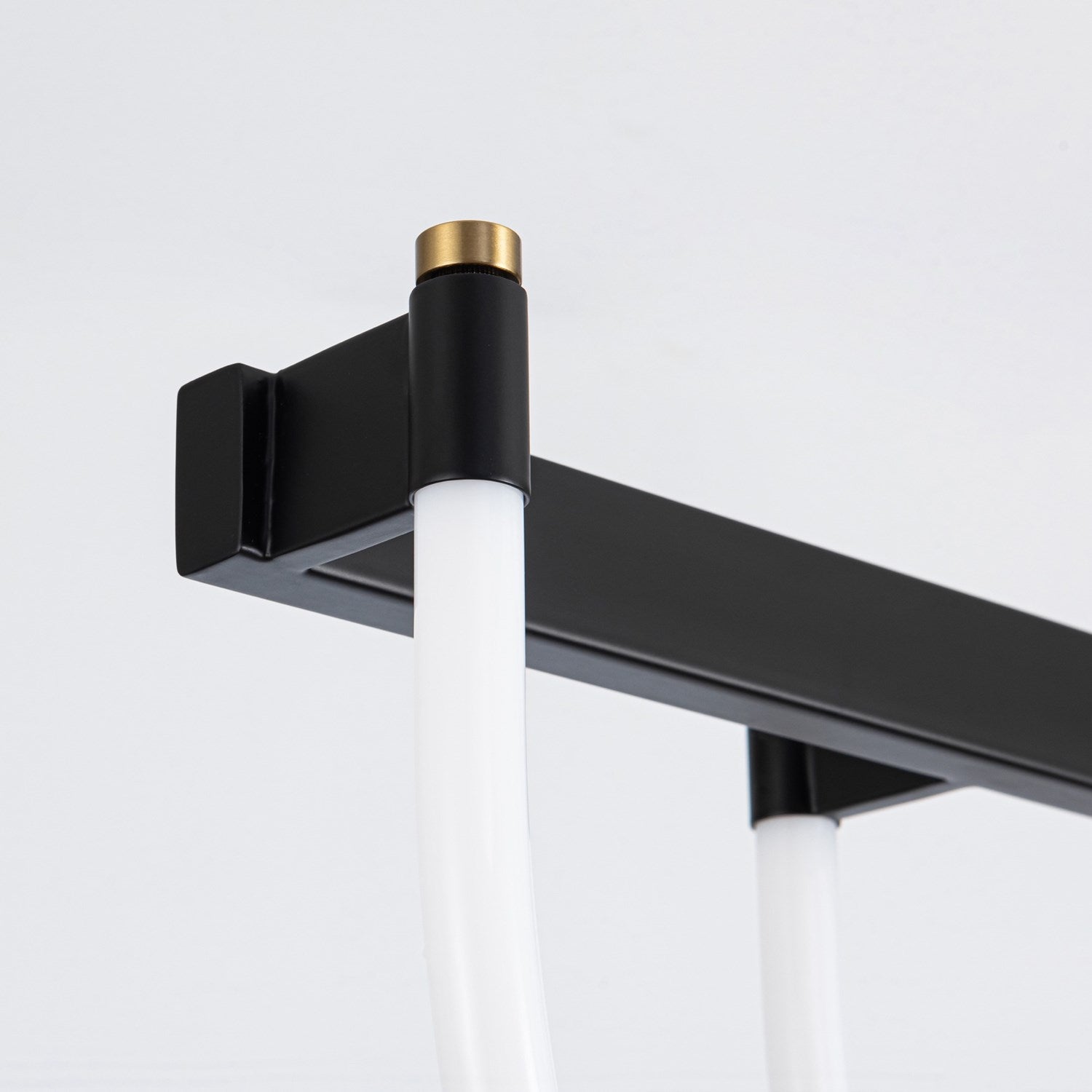 Collection Island Light Black And Brushed Brass