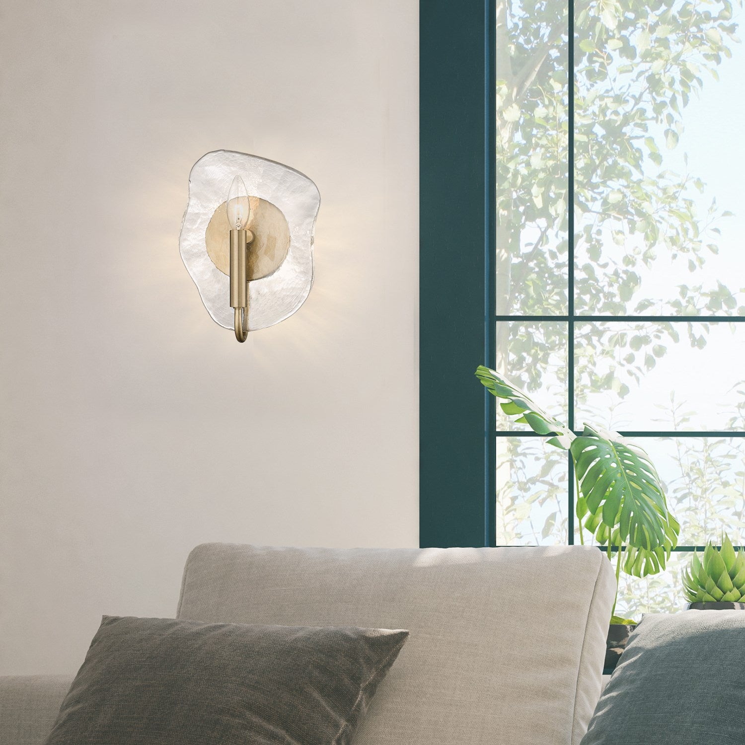Mbs 1 Light Wall Sconce In Modern Brass With Hammered Water Glass Shade