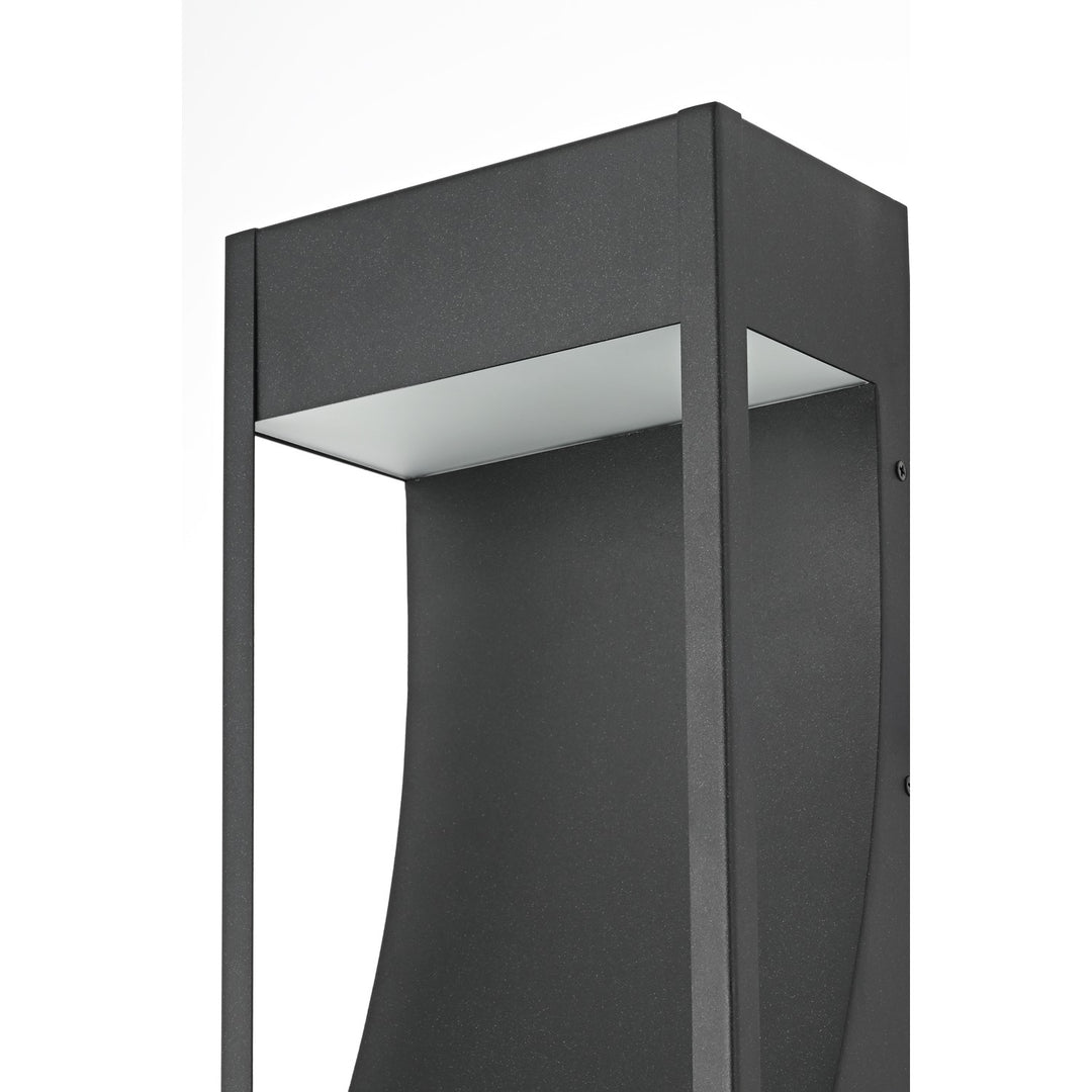 7.5 Inch Outdoor Wall Sconce In Black