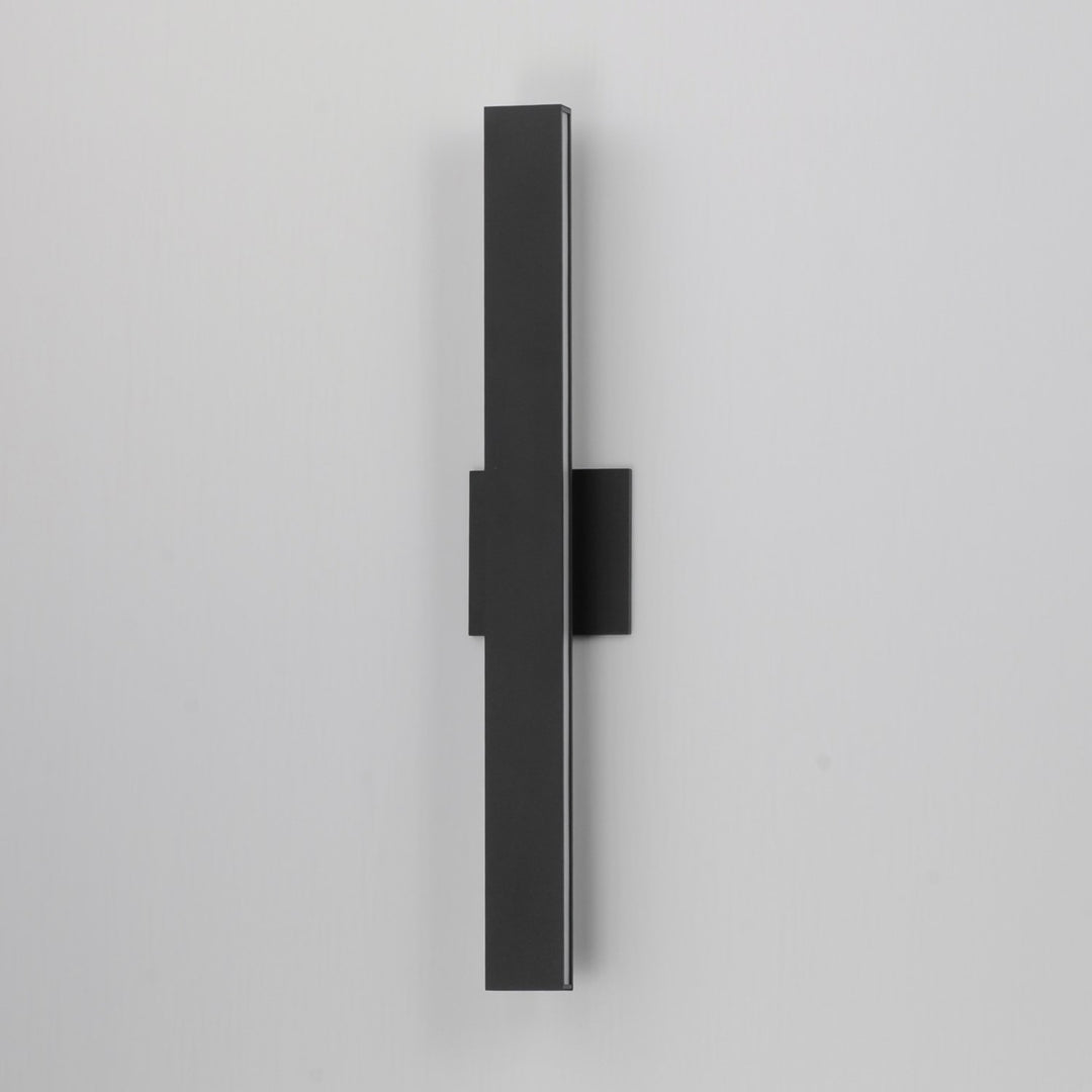 Alumilux: Sideline 24" Led Outdoor Wall Sconce