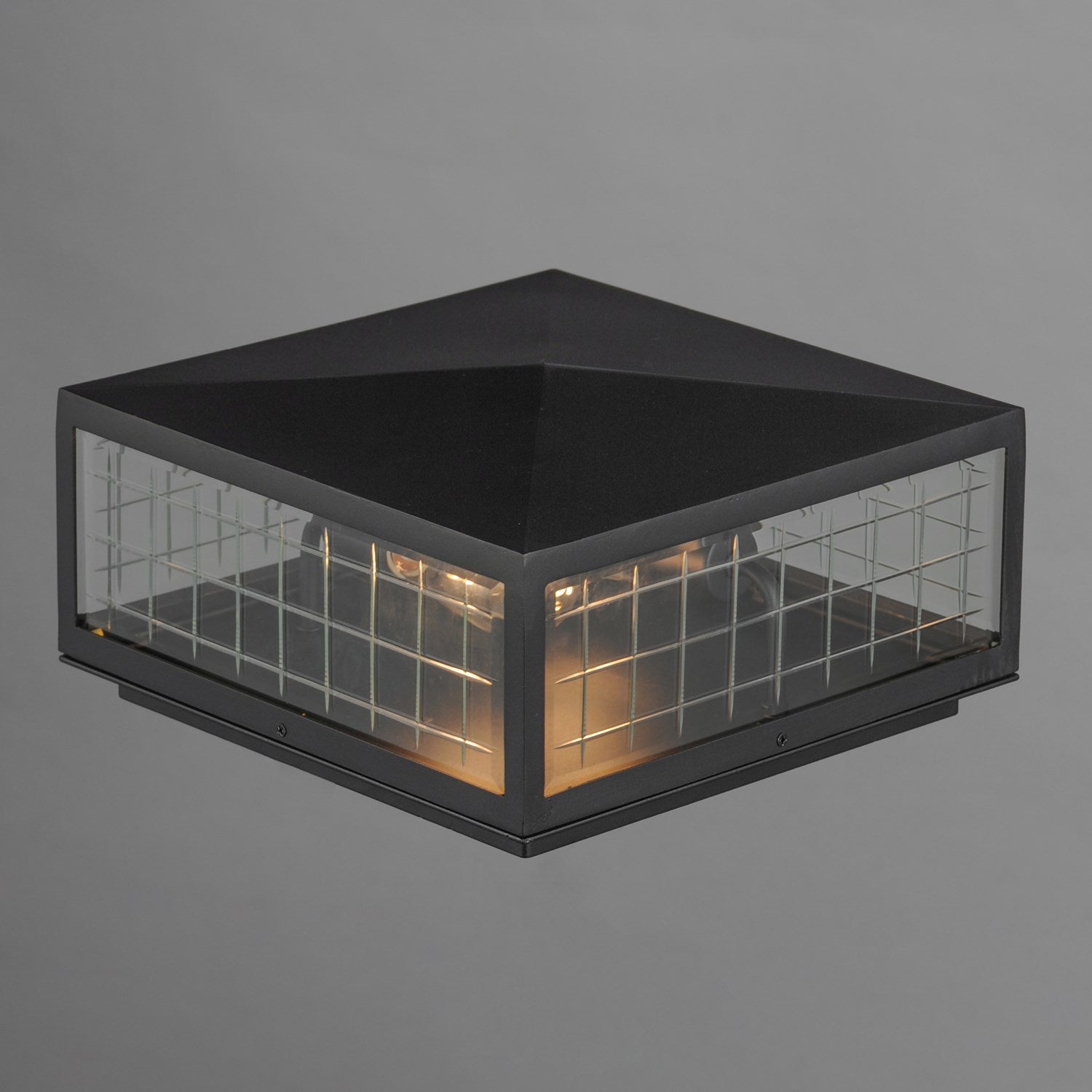 Magnus 2-Light Deck Lantern