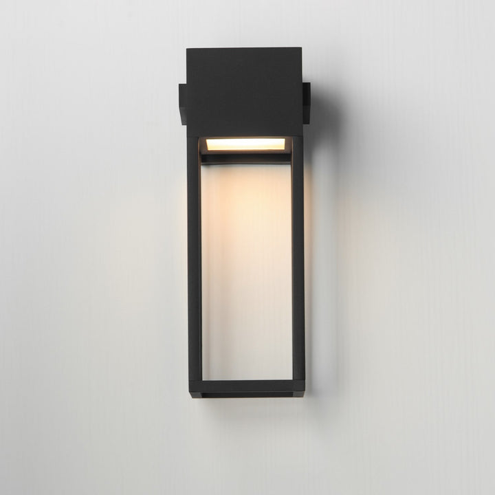 Strand Vx 18" Outdoor Led Wall Sconce