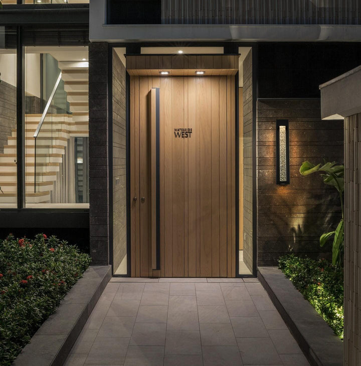 27 Inch Led Outdoor Wall Sconce In Black