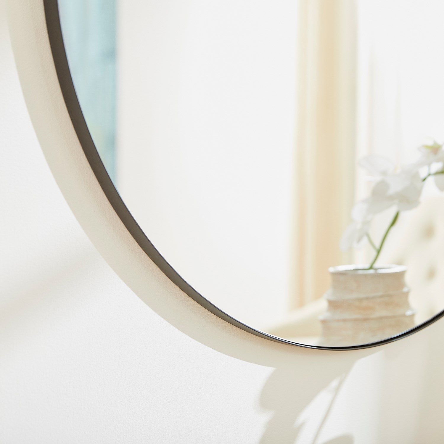 36" Round Mirror - Matte Black