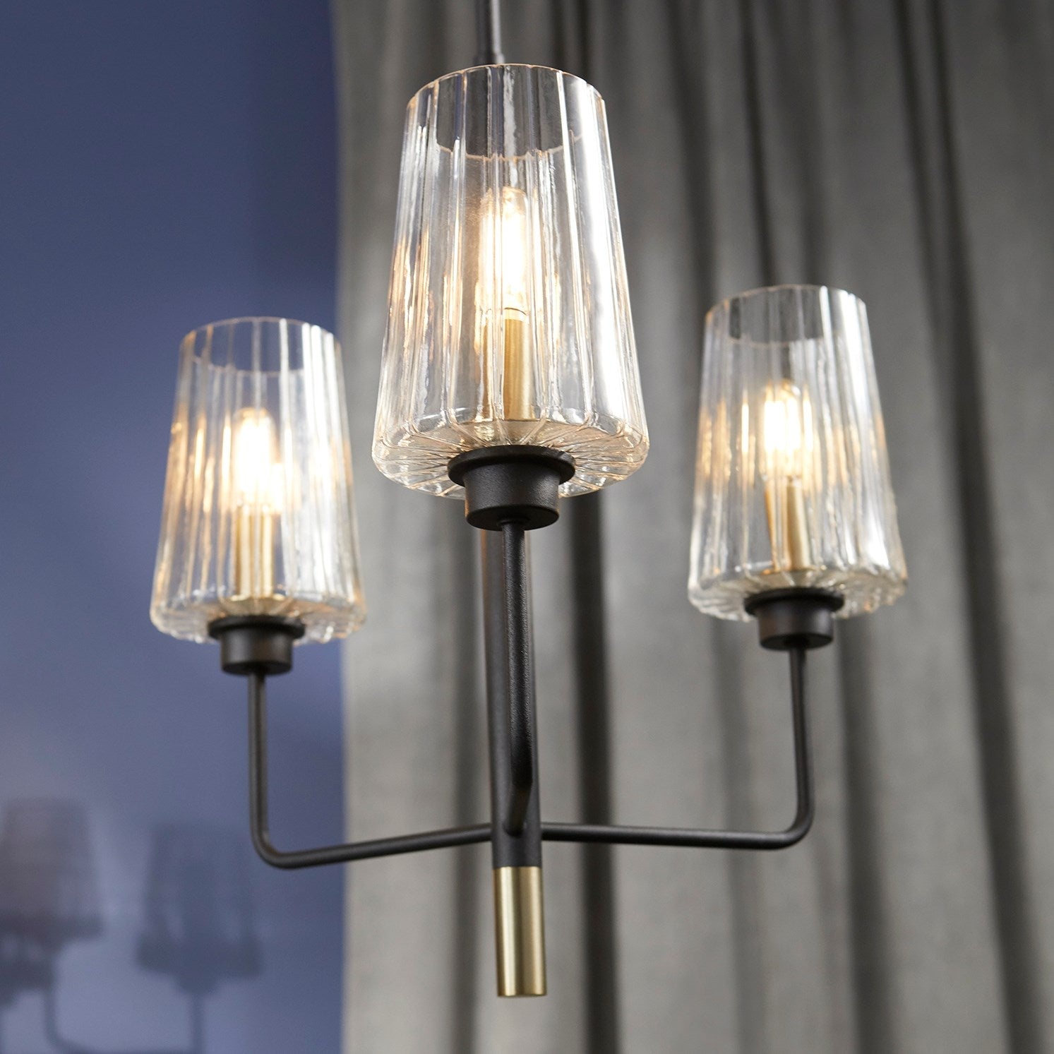 Dalia 3Lt Chand - Textured Black/Aged Brass