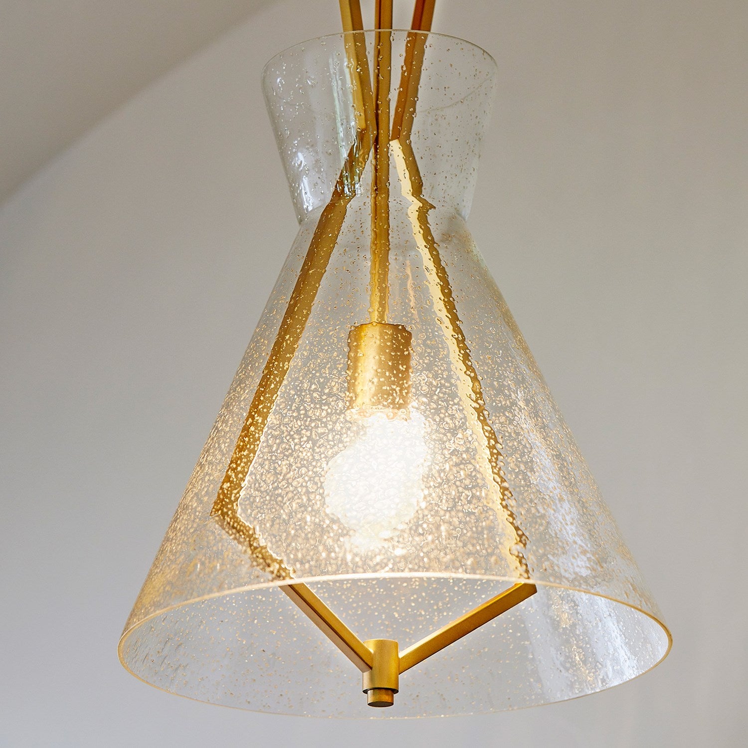 1Lt Stone/Seed Gold Leaf Pnd-Aged Brass