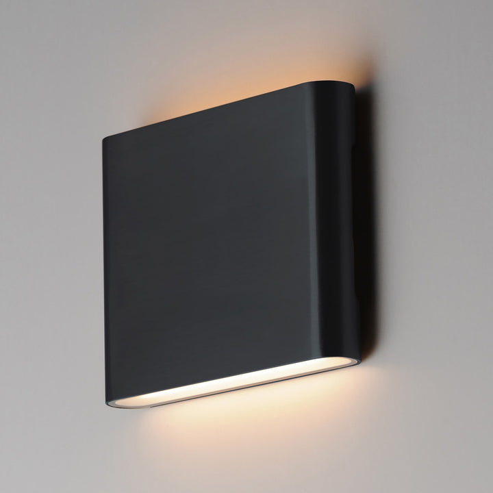 7.75" Wall Sconce by ET2