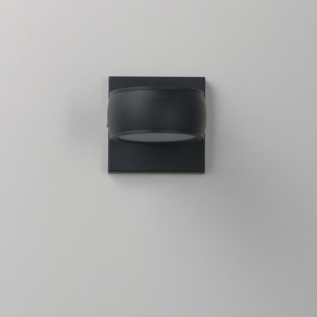 1-Light Led Outdoor Wall Sconce by ET2