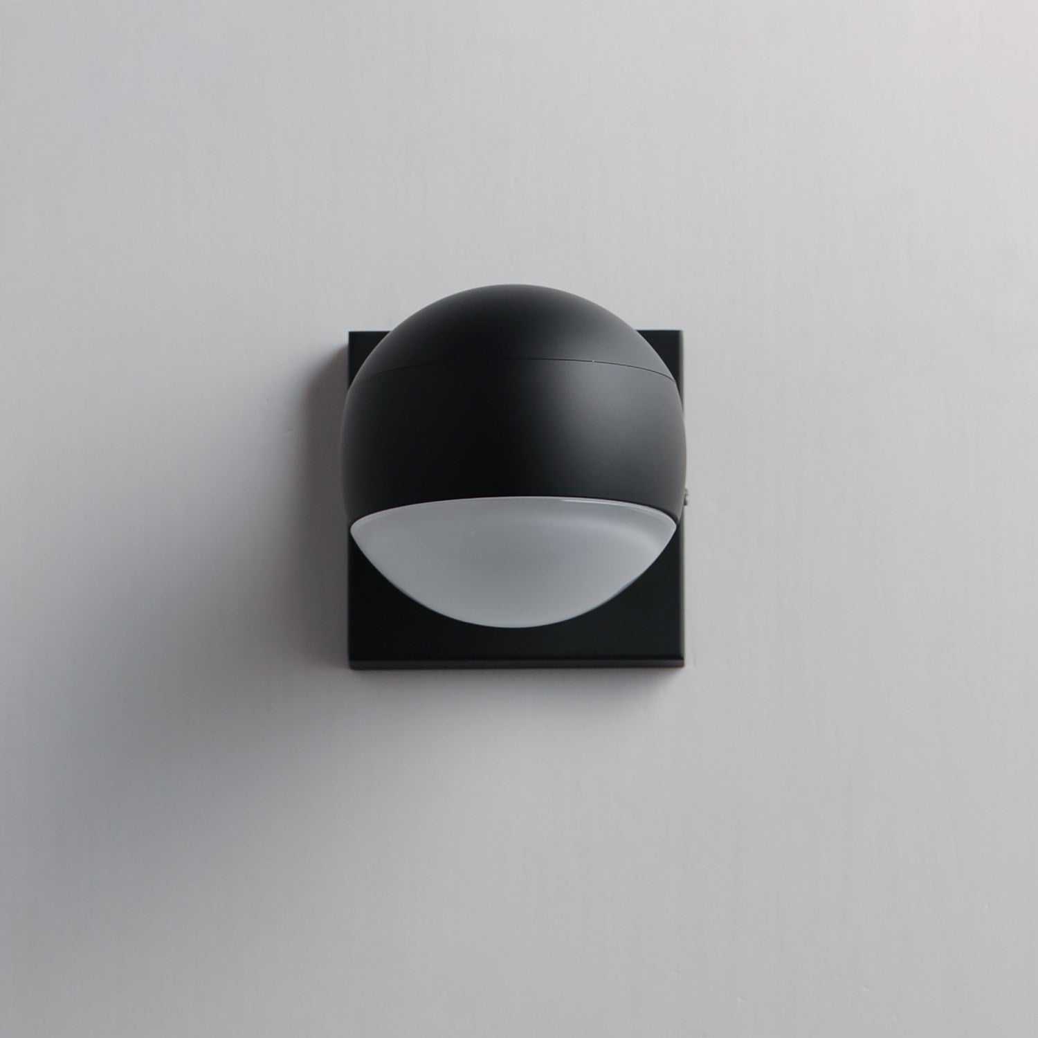 Globe 1-Light Led Sconce by ET2