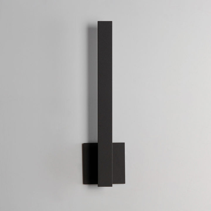 Alumilux: Line 18" Led Outdoor Wall Sconce by ET2