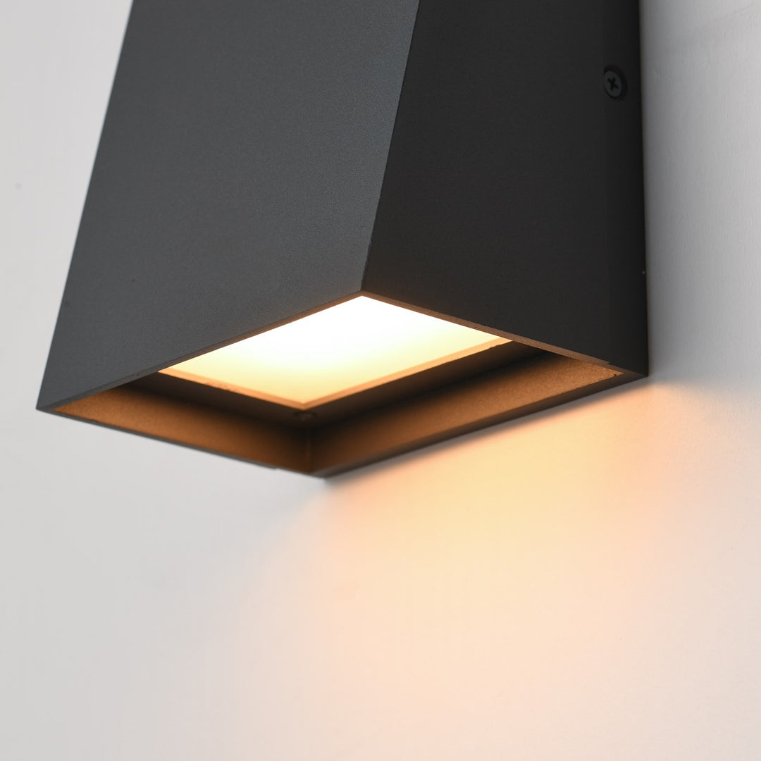 Pathfinder-Outdoor Wall Mount