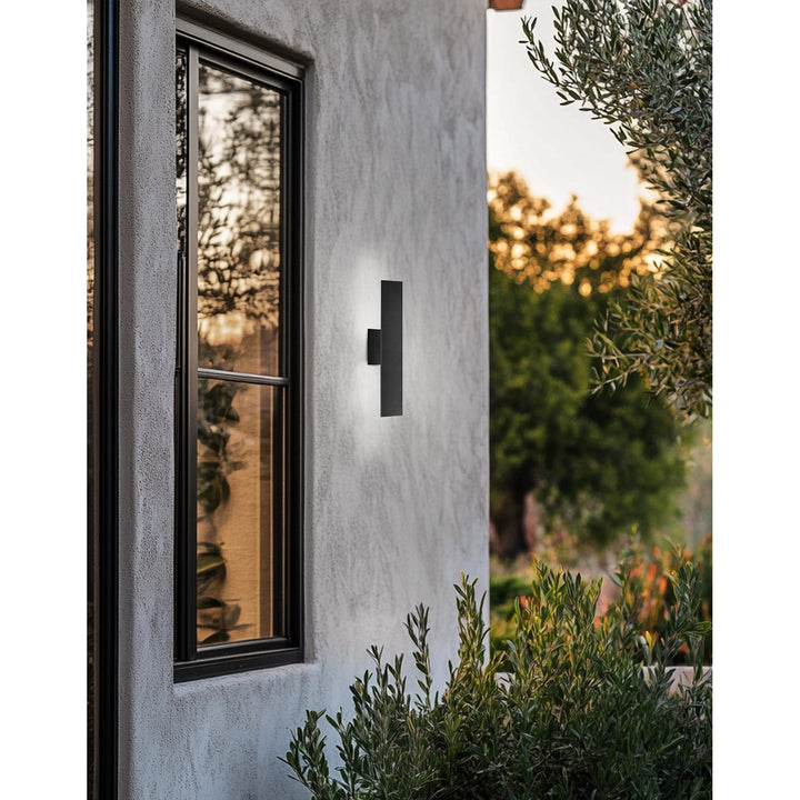 15W Wall Sconce In Matte Black